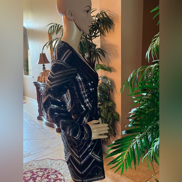 Patterned Sequin V-Neck Long Sleeve Mini Sheath Dress, Size XS - Picture 4 of 7